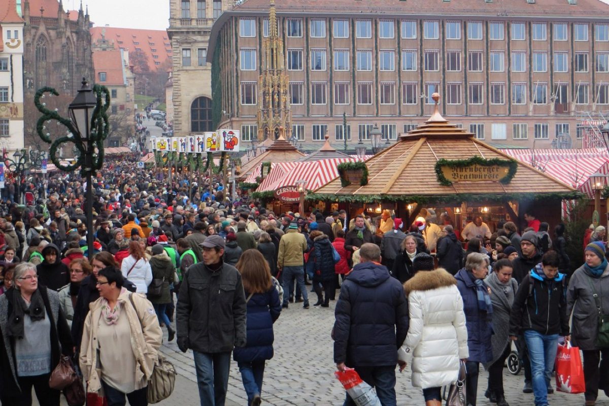 Comparatif bibliothèque, médiathèque et musée pour visiteurs