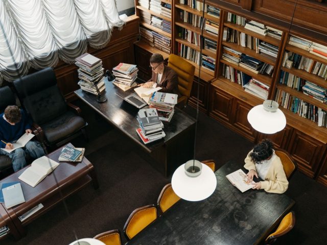 Comparer la BnF et la British Library pour chercheurs