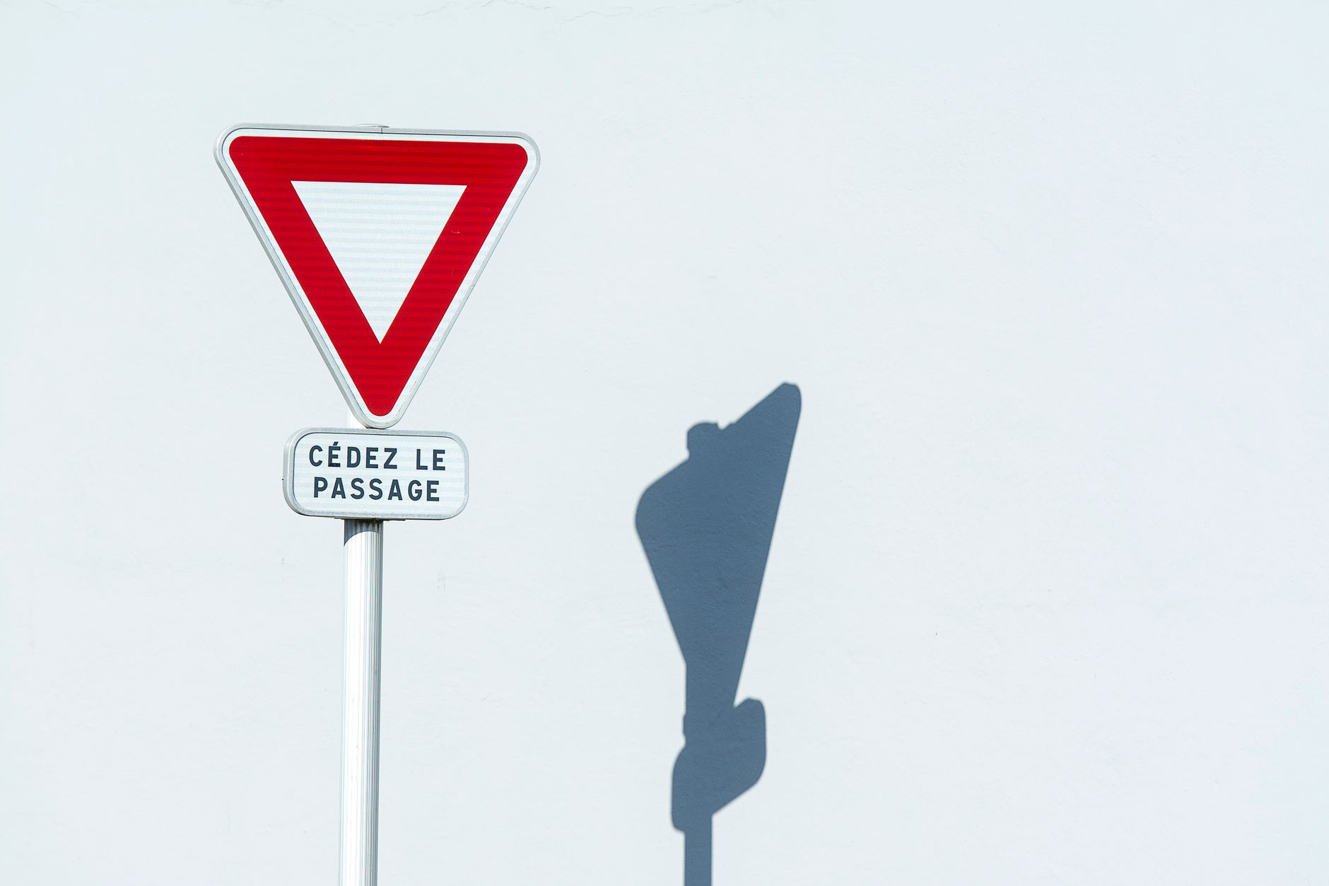 Voyage et régimes autoritaires : comment cela change votre expérience