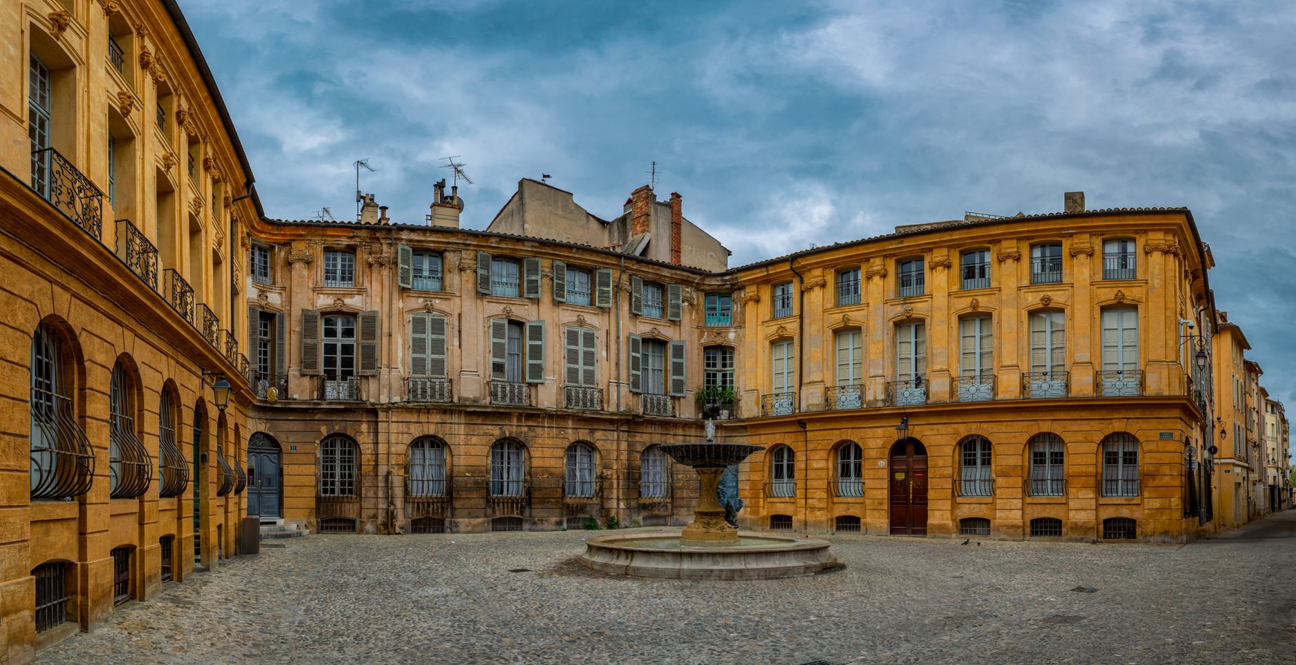 Comment Lyon dévoile ses trésors littéraires grâce à ses liaisons uniques