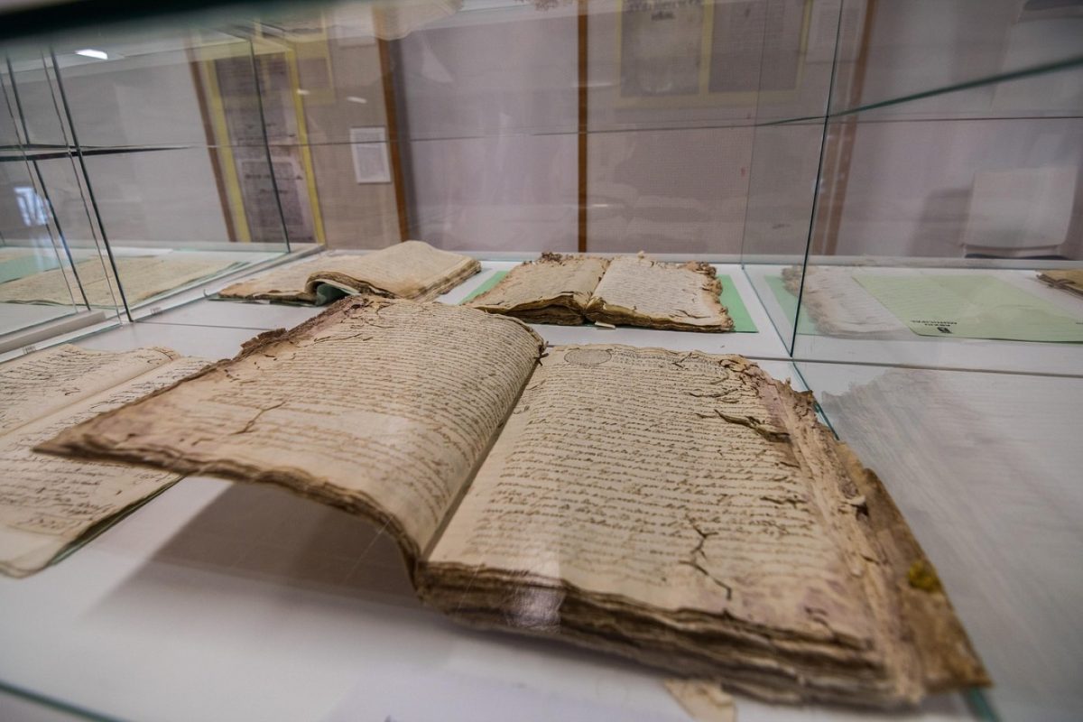 Gallica ou Europeana : quel choix pour le patrimoine numérisé