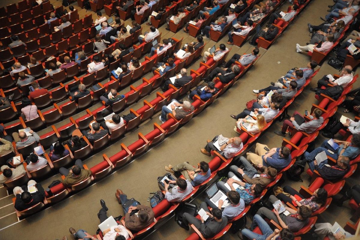 Comment assister aux rencontres d'auteurs en résidence