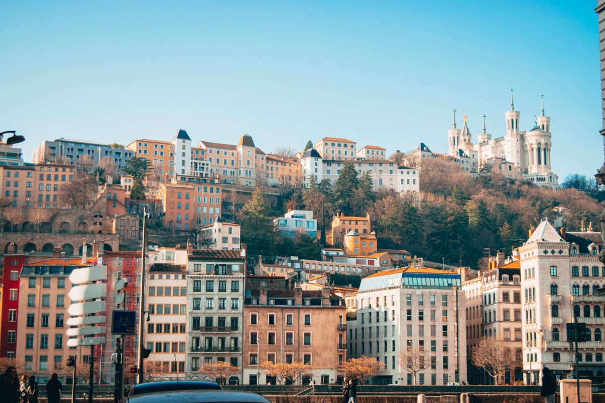 Comment Lyon dévoile ses trésors littéraires grâce à ses liaisons uniques