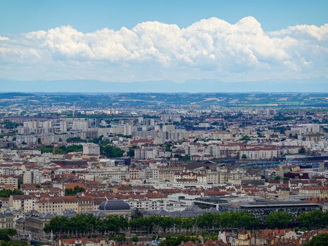 Lyon : Un Voyage Littéraire à Travers Ses Bibliothèques Incontournables